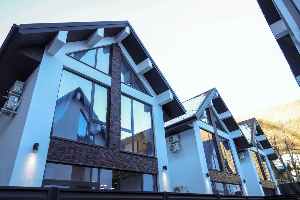 Коттедж c 2 спальнями, террасой, мангальной зоной и парковкой