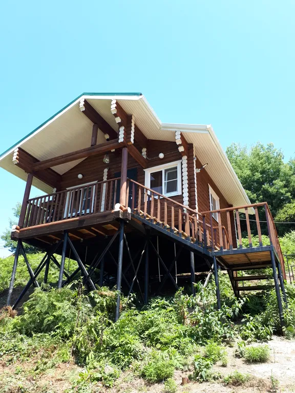 Коттеджи на озере