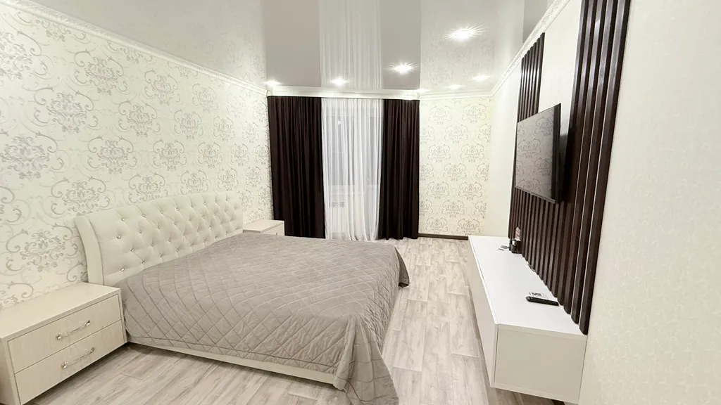 Двухкомнатная квартира в центре с красивым видом на город