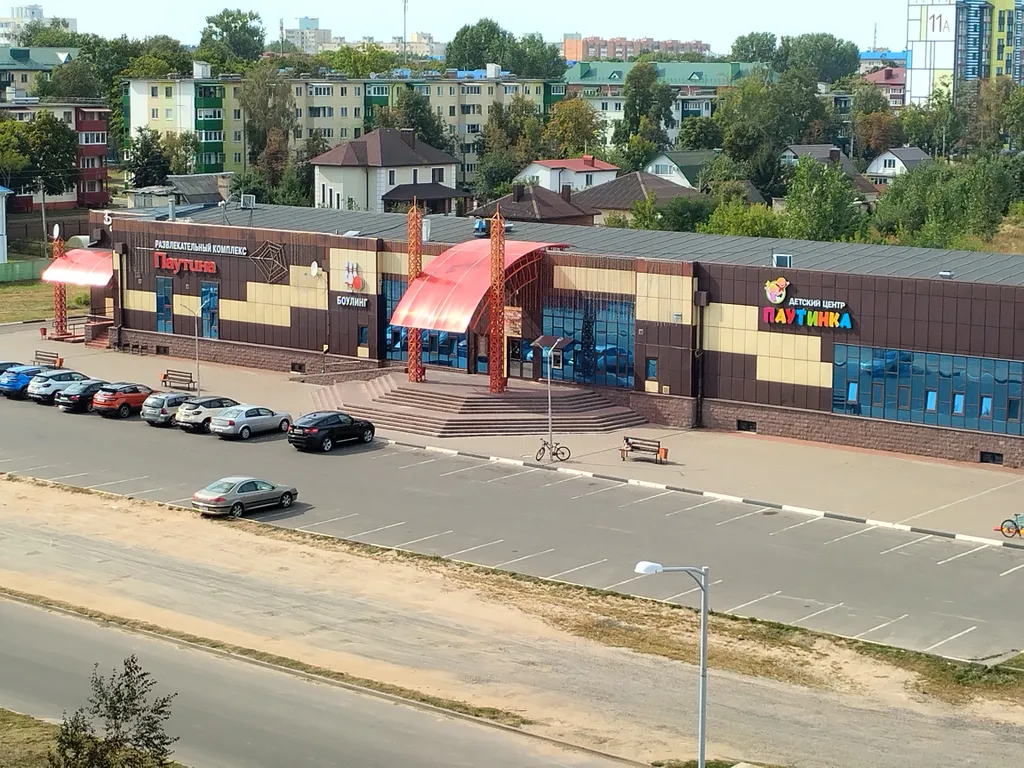 Квартира с панорамным окнами возле РК Паутина