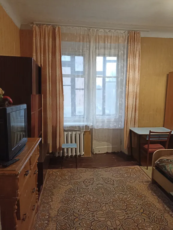 Комната в коммуналке