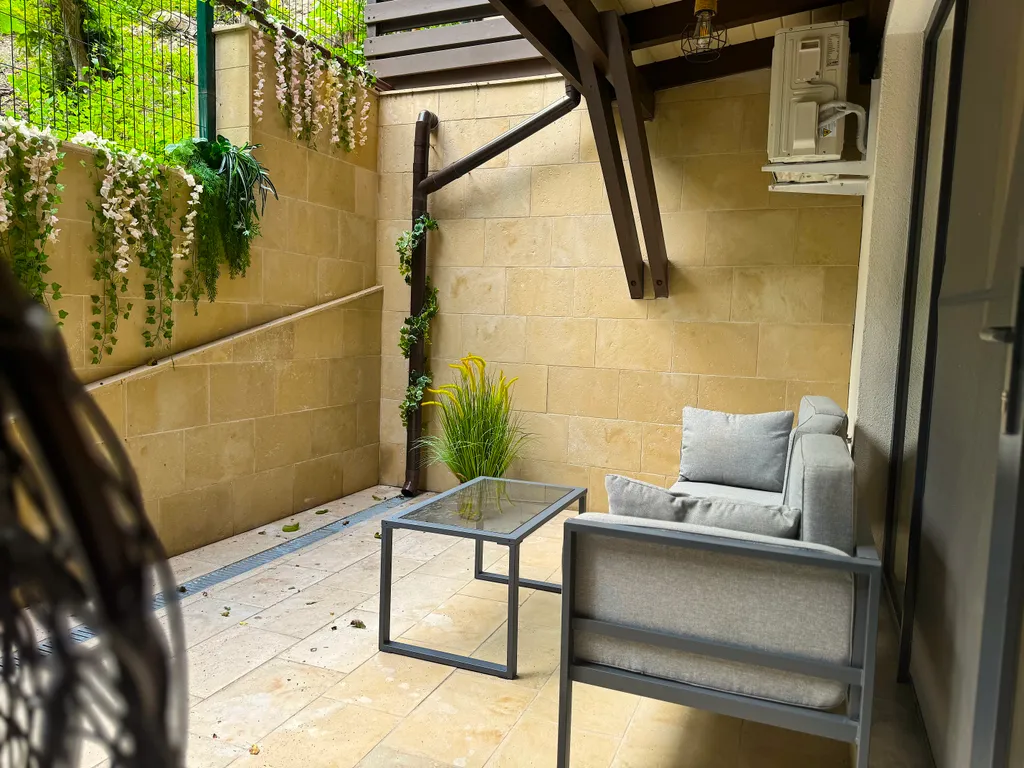 Апартаменты Хьюго, уединенная терраса в лесу