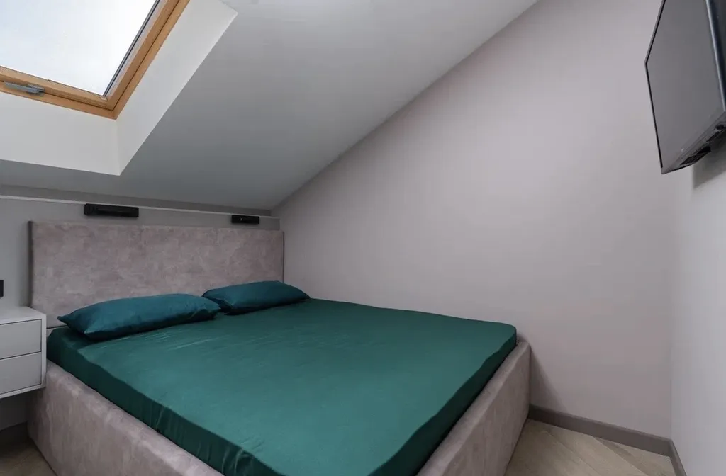 Современная квартира с панорамным видом на море