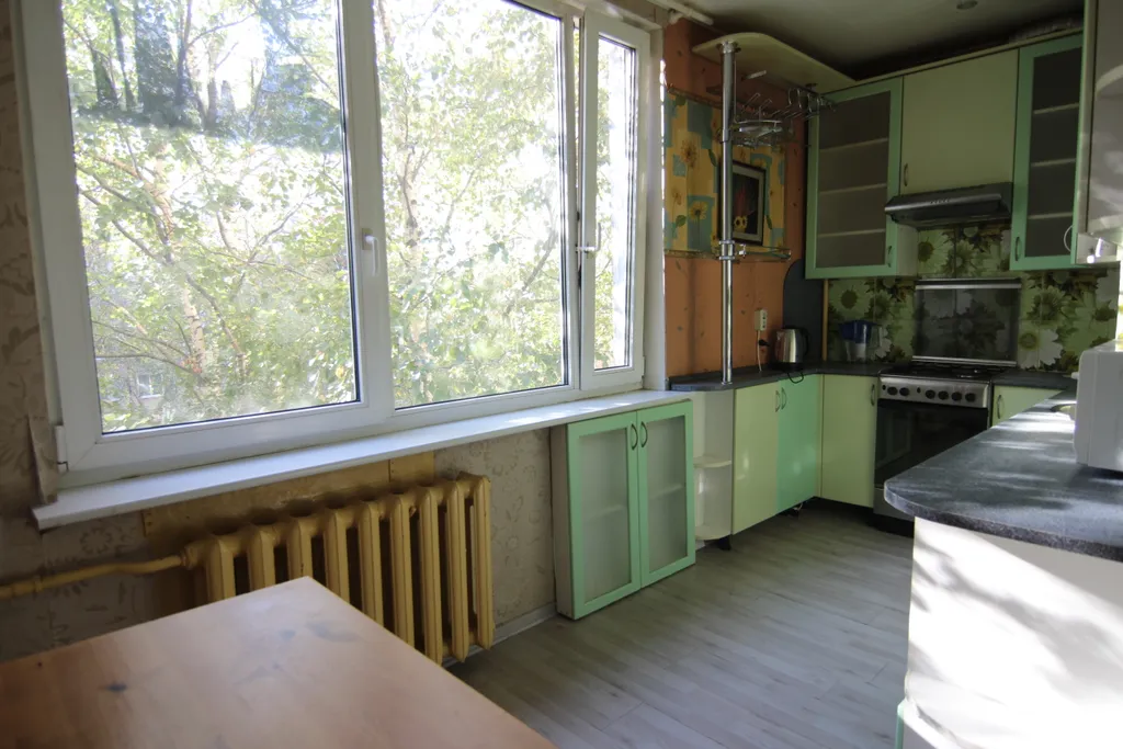 Трёхкомнатная квартира класса стандарт в спальном районе города