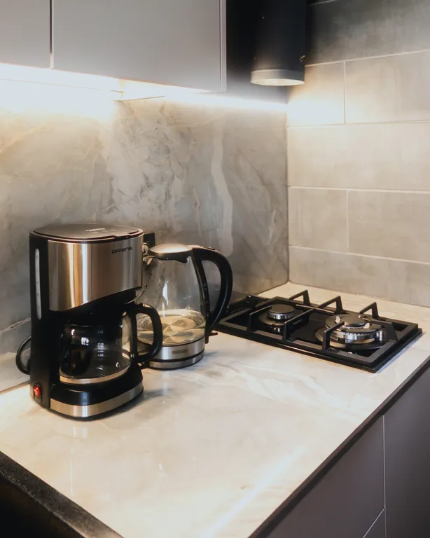 Домик на поляне любви в горах