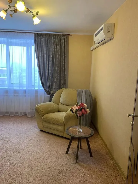 Просторная (98 м) 3-х комнатная квартира с видом на Успенский собор!