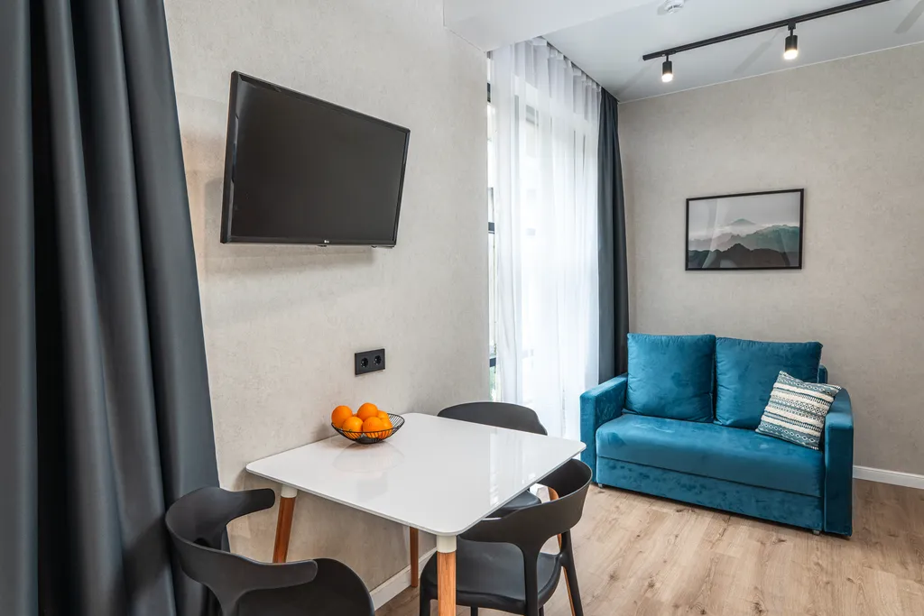 Апартаменты с отдельной спальней в центре Красной Поляны