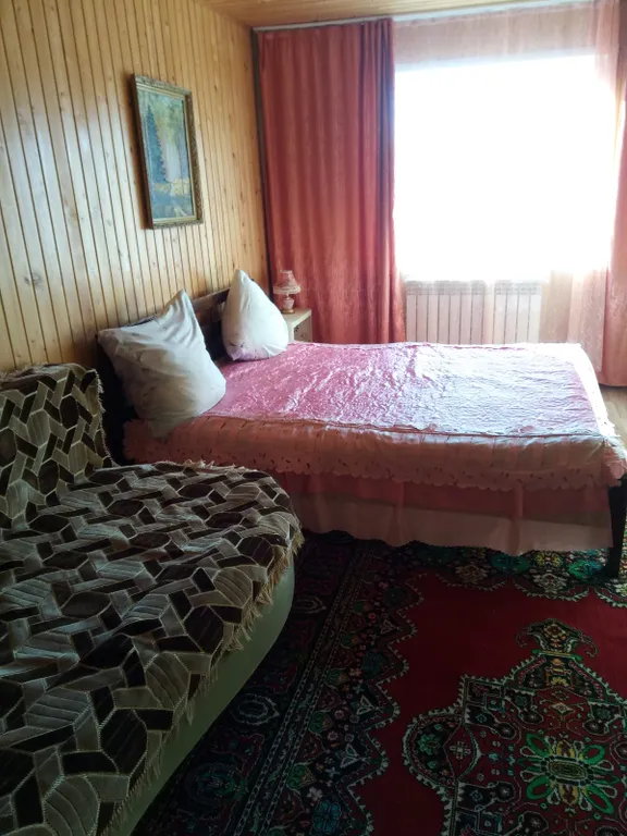 Трёхкомнатная квартира с видом на монастыри