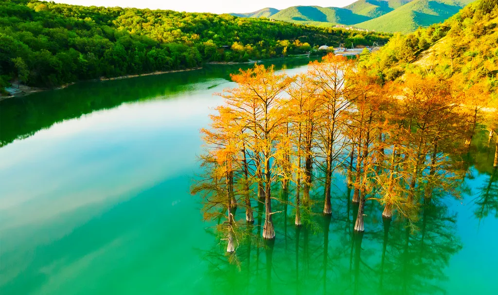 Номер люкс со своей террасой в замке у моря