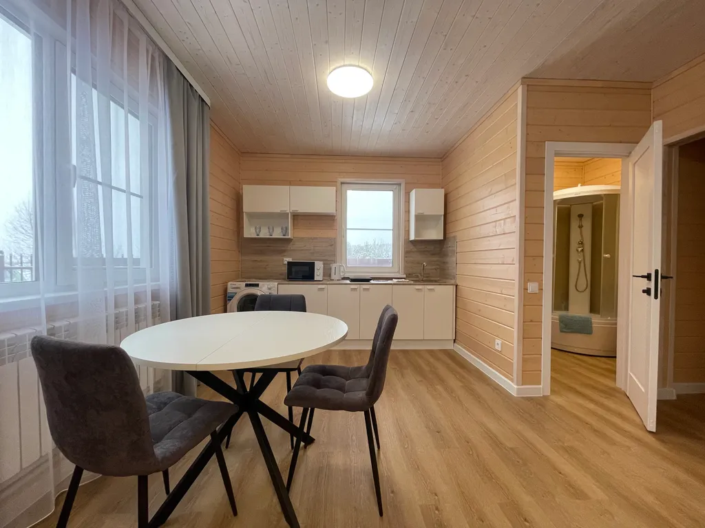 Студия апартаменты на берегу озера рядом с сосновым бором