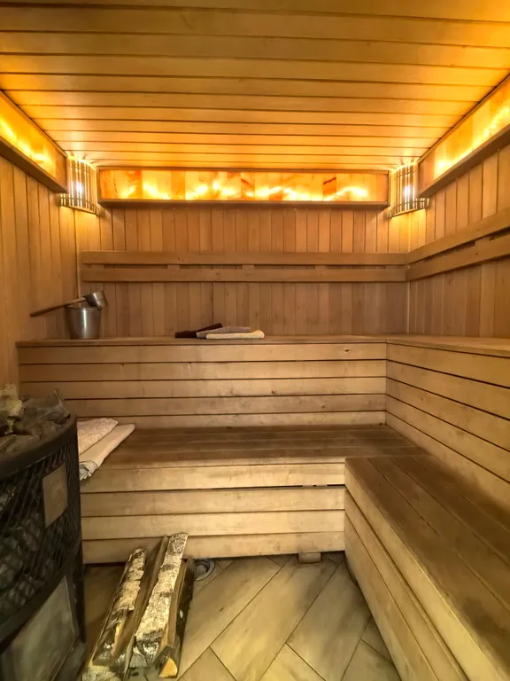 Дом с баней, терраса с барбекю, мангальная зона