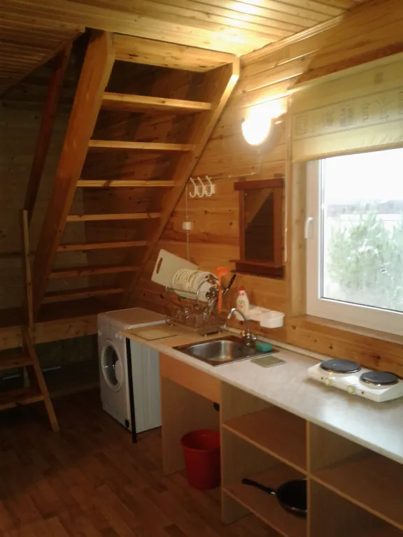 Дом на берегу Красного озера