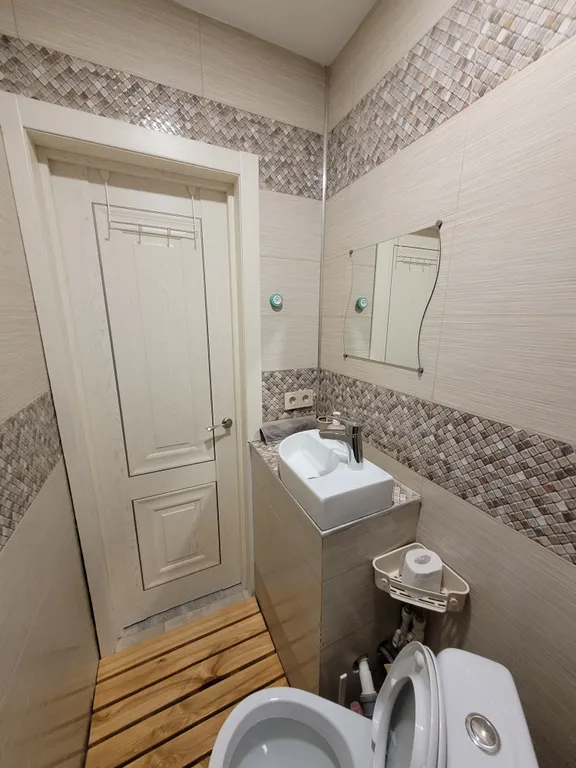 Студия у церкви