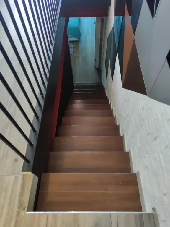 Просторный двухуровневый апартамент в стиле лофт в комплексе Меридиан