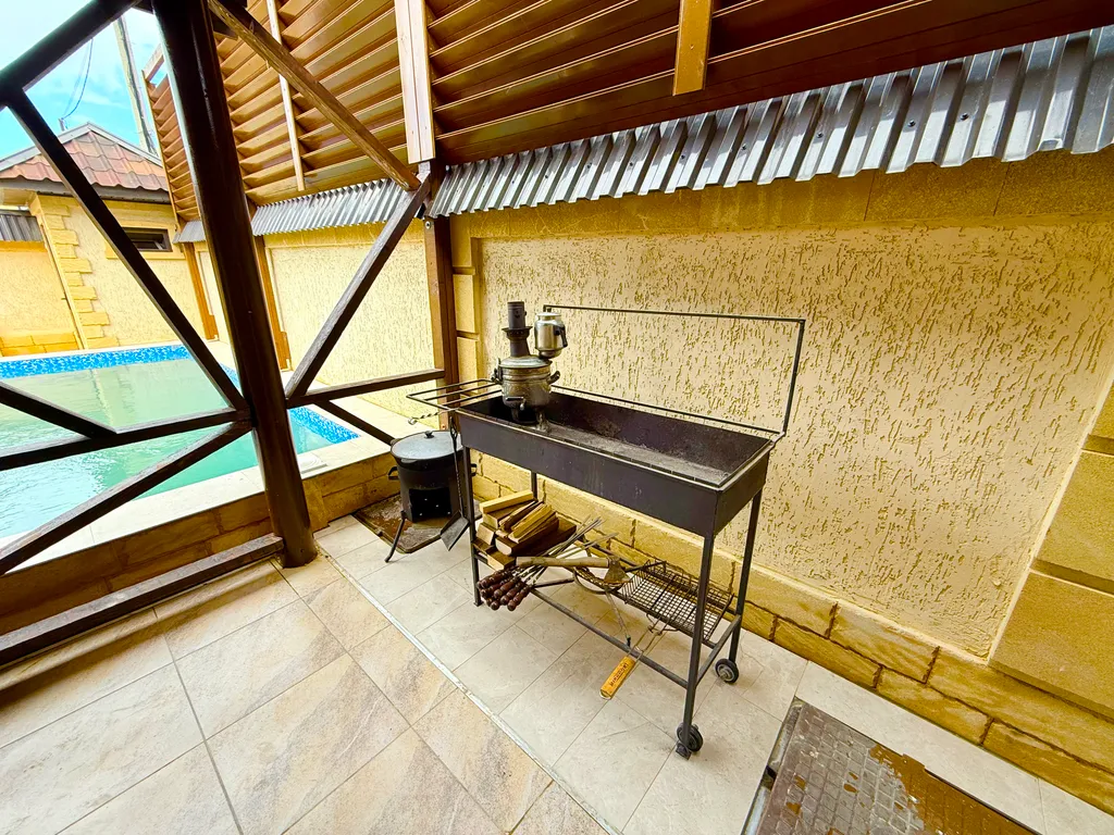 Коттедж дом с бассейном у берега Каспийского моря