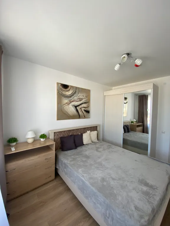 С видом на море, Григорьева