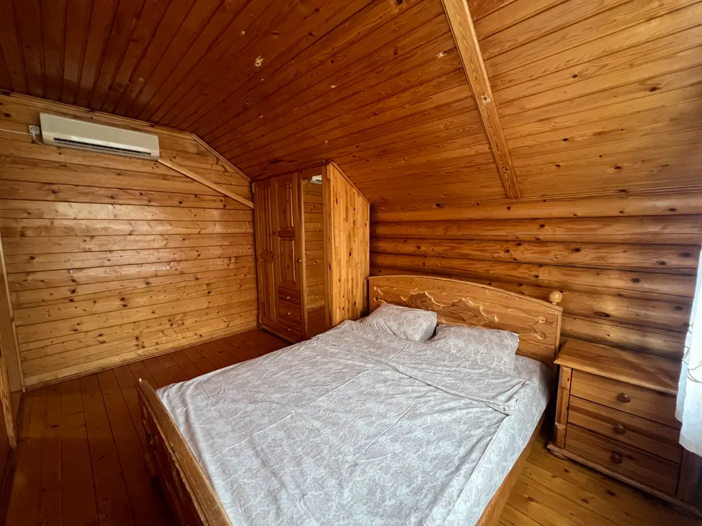 Сруб в Ялте c бассейном и сауной