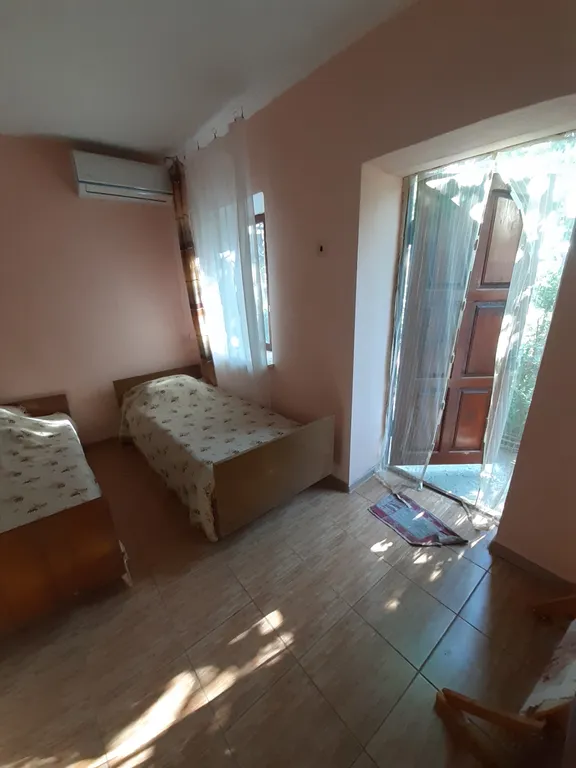 Коттедж Уютный двухместный домик с тенистым двором — аренда посуточно в Феодосия