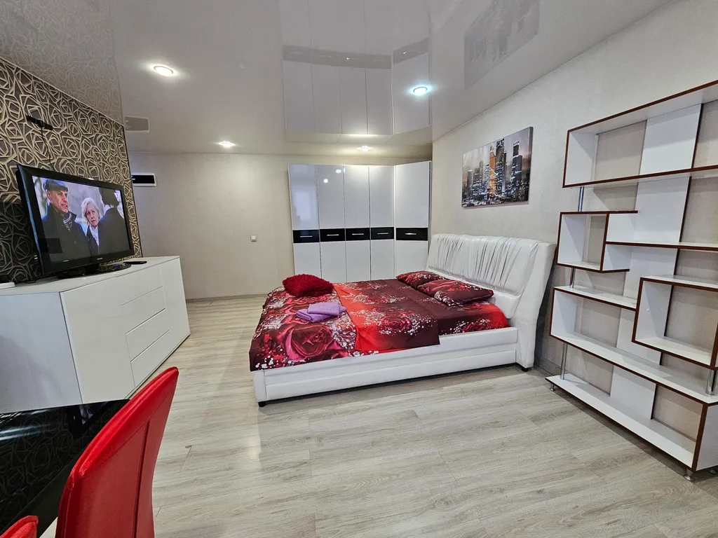 Очень теплая студия, не далеко от Арены