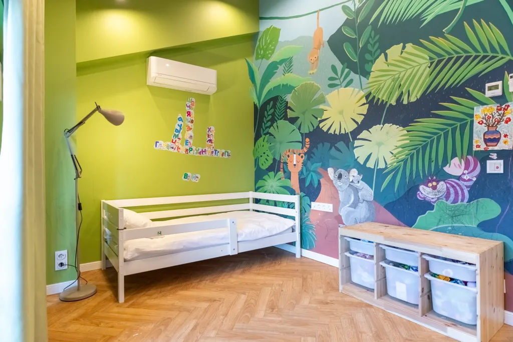 Уютная двухуровневая квартира с камином