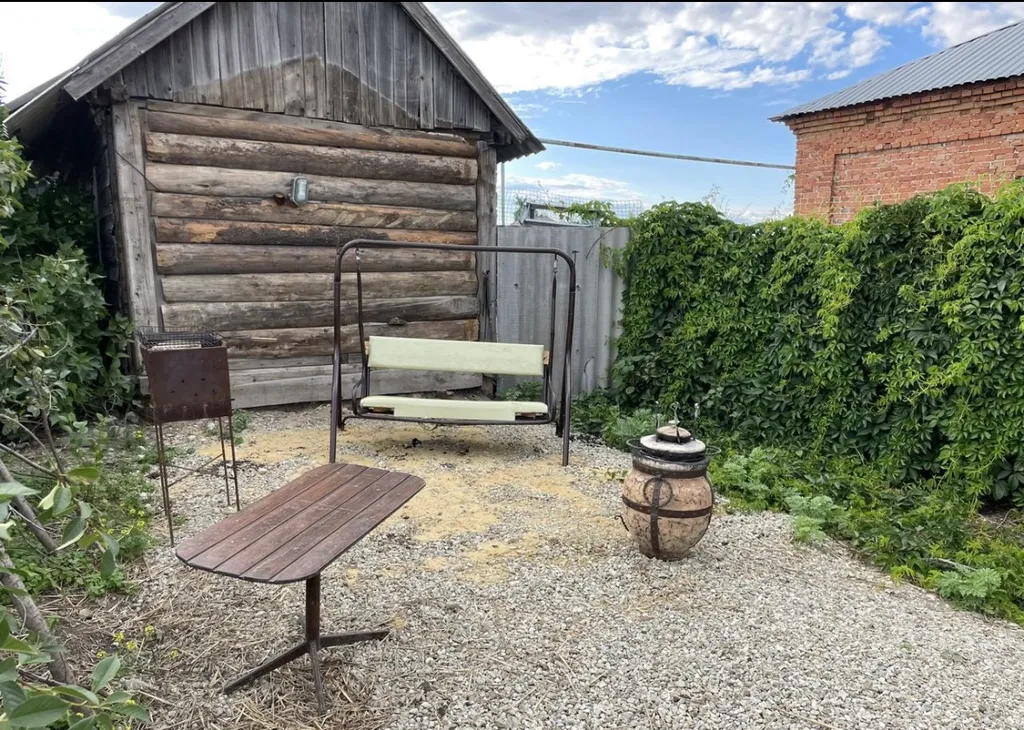 Деревенский домик с видом на Волгу