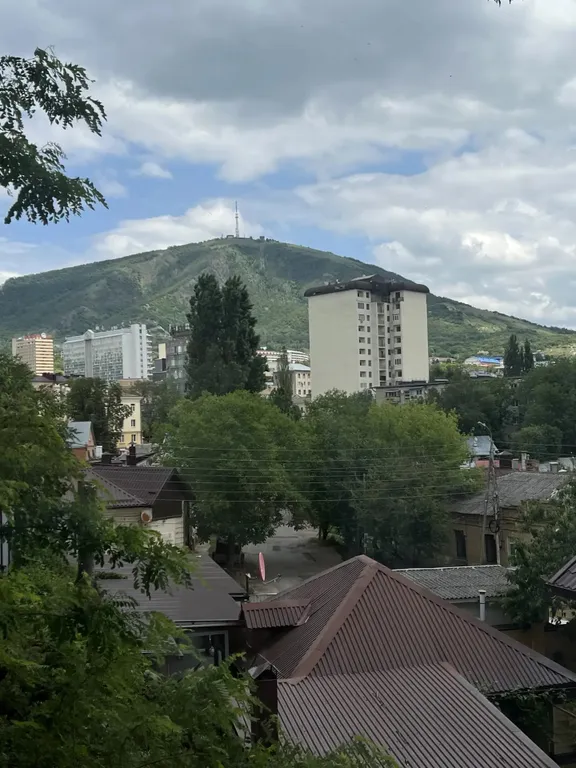 Двухместный номер КОМФОРТ с балконом - вид на гору Машук