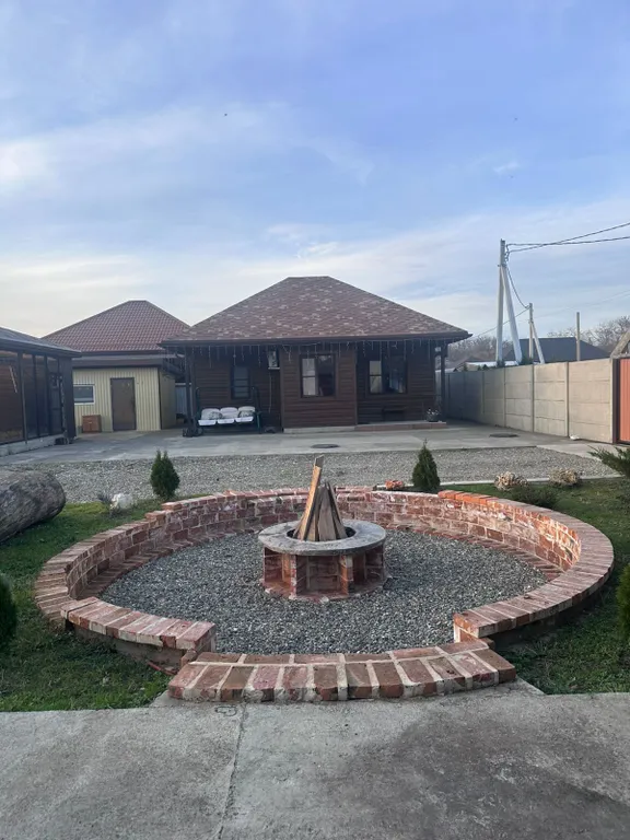 Коттедж Уютный дом с беседкой и костровой зоной — аренда посуточно в Майкоп