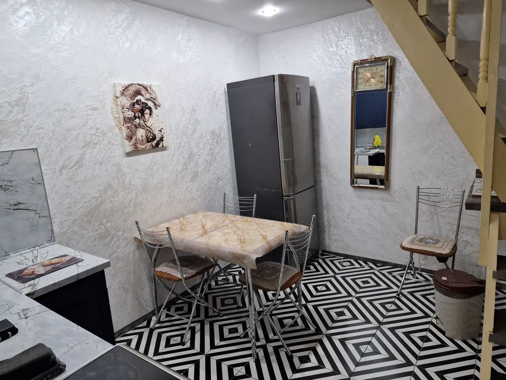 2-комнатная квартира в центре в частном благоустроенном доме