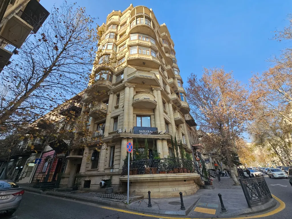 Квартира около кинотеатра Низами