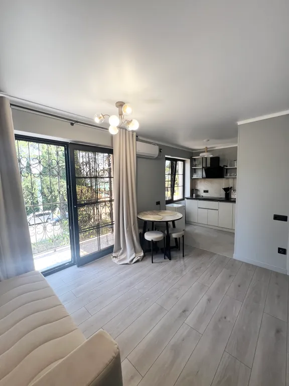 Шикарная студия на берегу моря