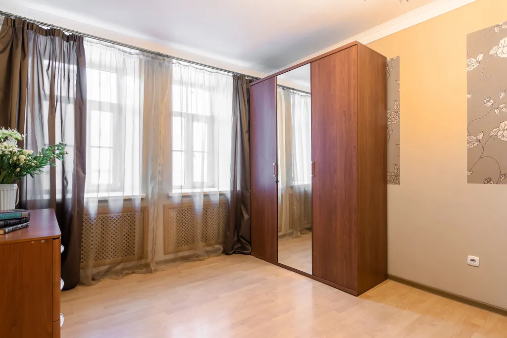 Рядом Невский, торговые центры, метро