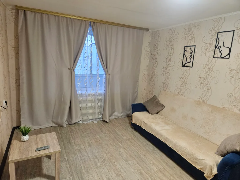 Милая, светлая квартира — аренда посуточно в Альметьевск