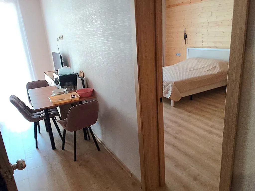 Номер на 4 чел двухкомнатный (возможно доп место)