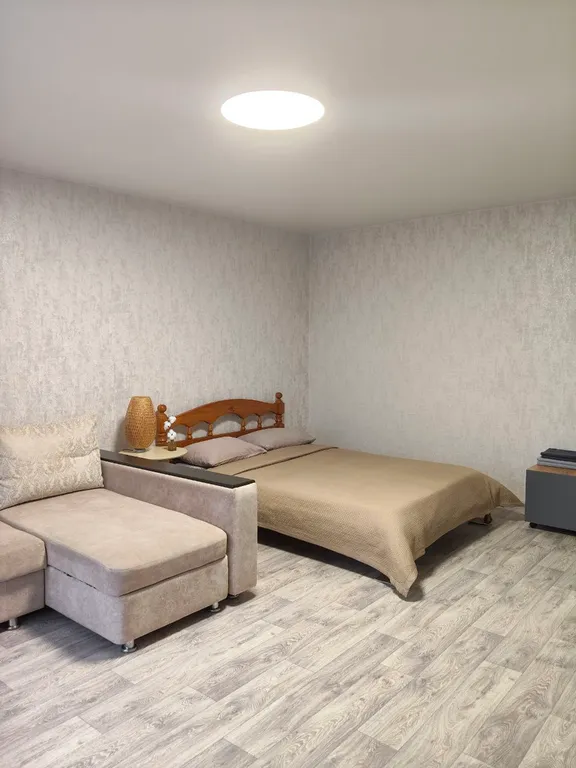 Просторная теплая квартира у Бульвара Нефтепереработчиков