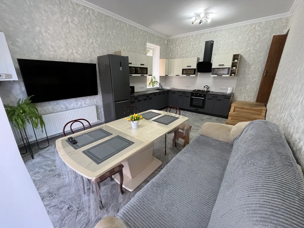 Коттедж Уютный дом недалеко от моря — аренда посуточно в Морское