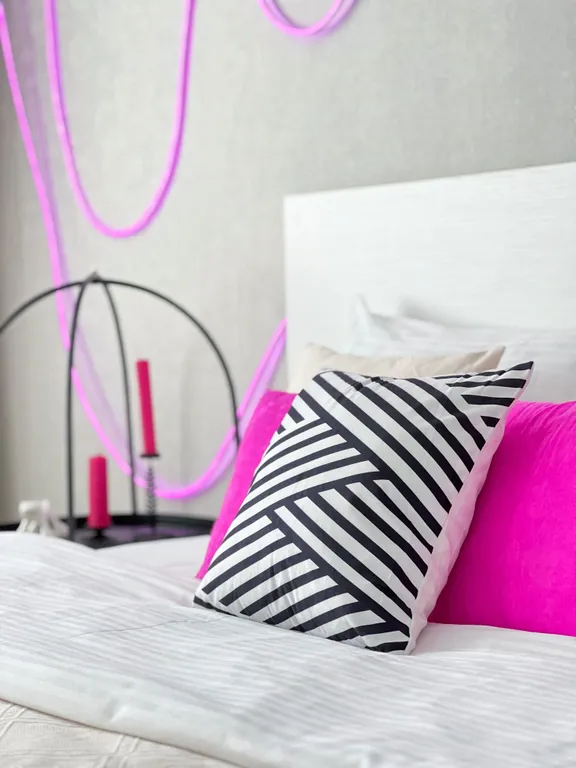 Квартира Эксклюзив Кибер с Неоновым Стилем