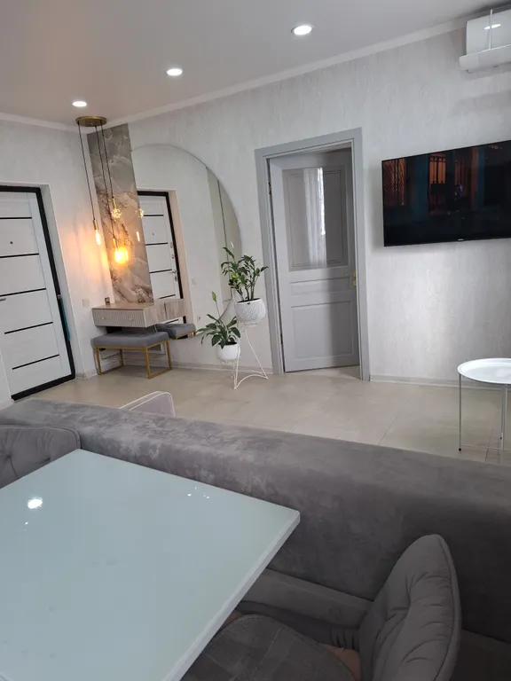 Апартамент с потрясающим видом на горы и море