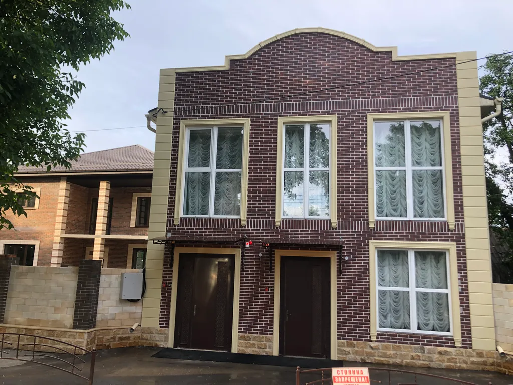 Трёхкомнатная квартира с евроремонтом в новом двухэтажном здании