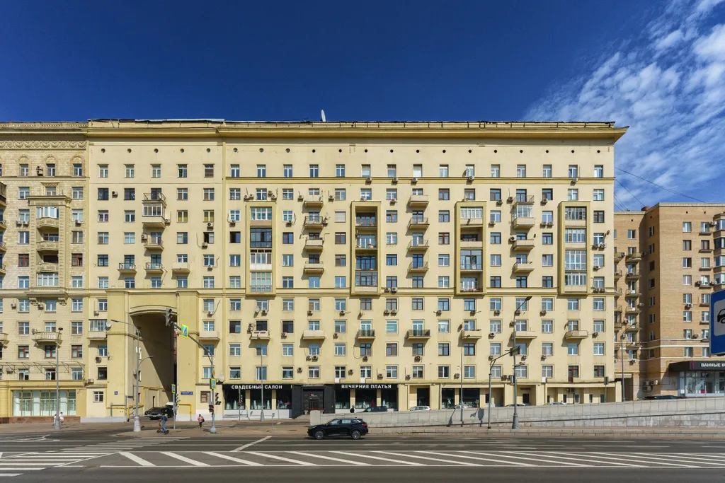 Квартира 4-комнатная квартира с видом на набережную — Москва