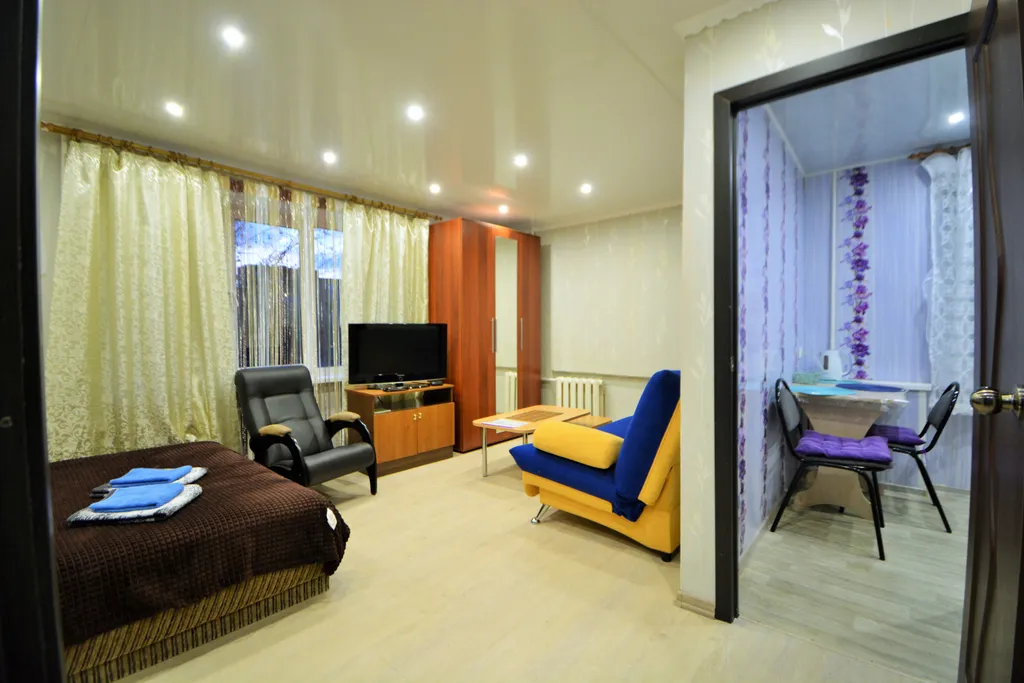 Однокомнатная квартира недалеко от КРЦ Плазма, сетевых магазинов