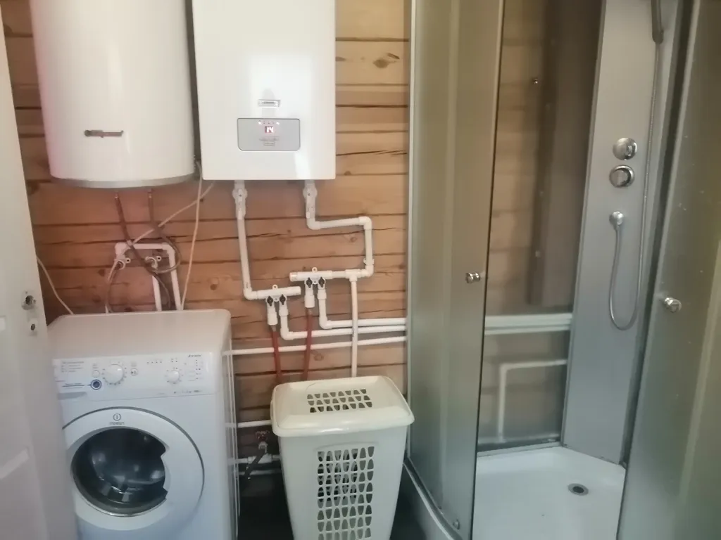 Дом на перевалке.