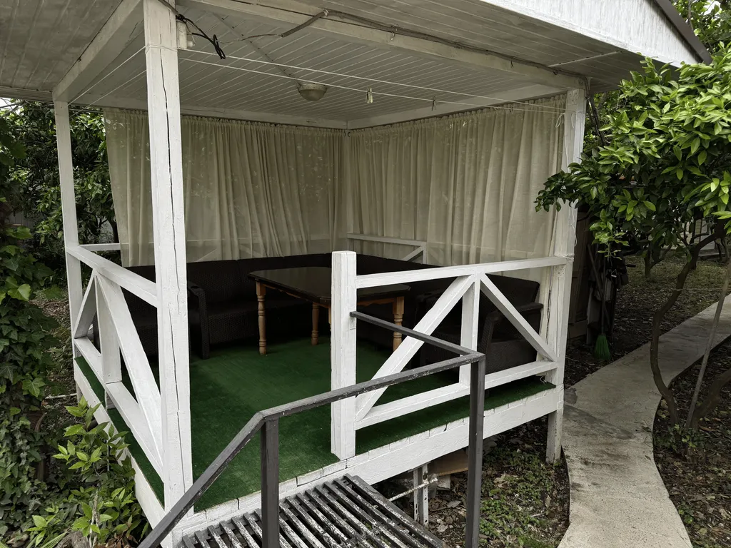 Уютный дом у моря