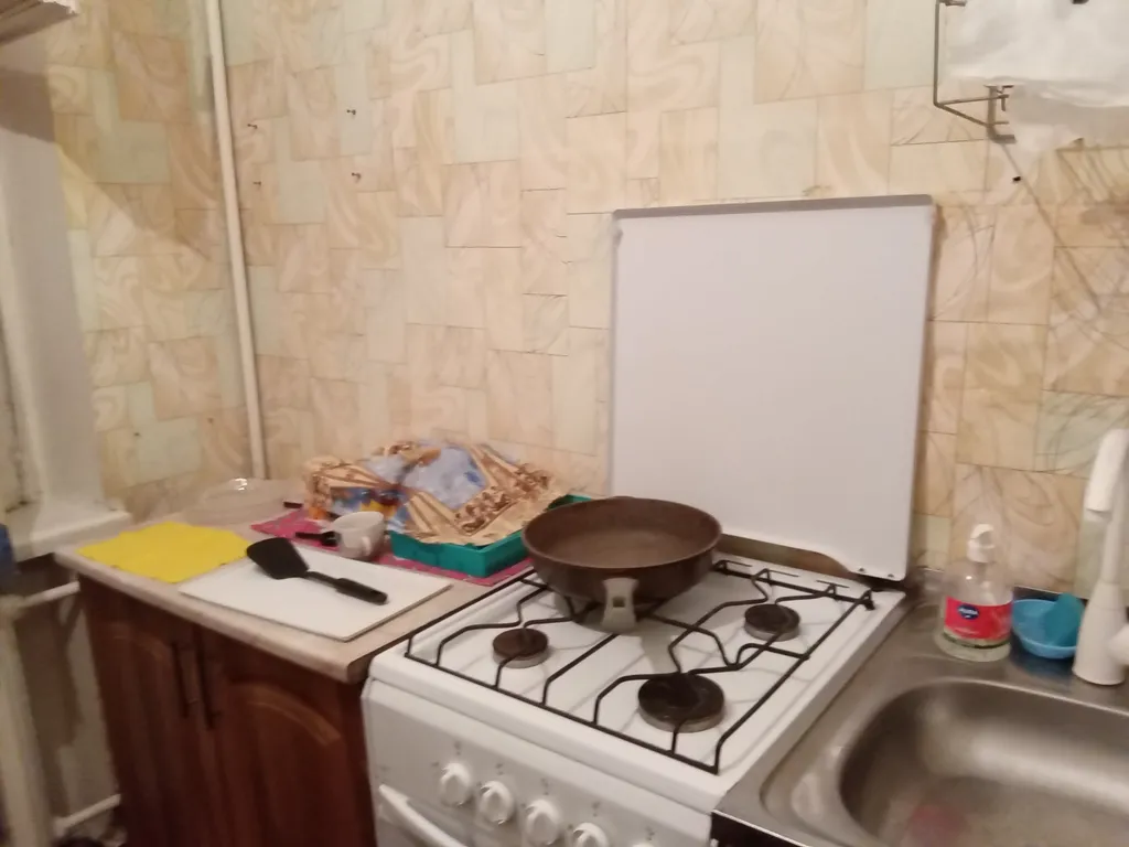 Не большая квартира в районе парка аллеи роз