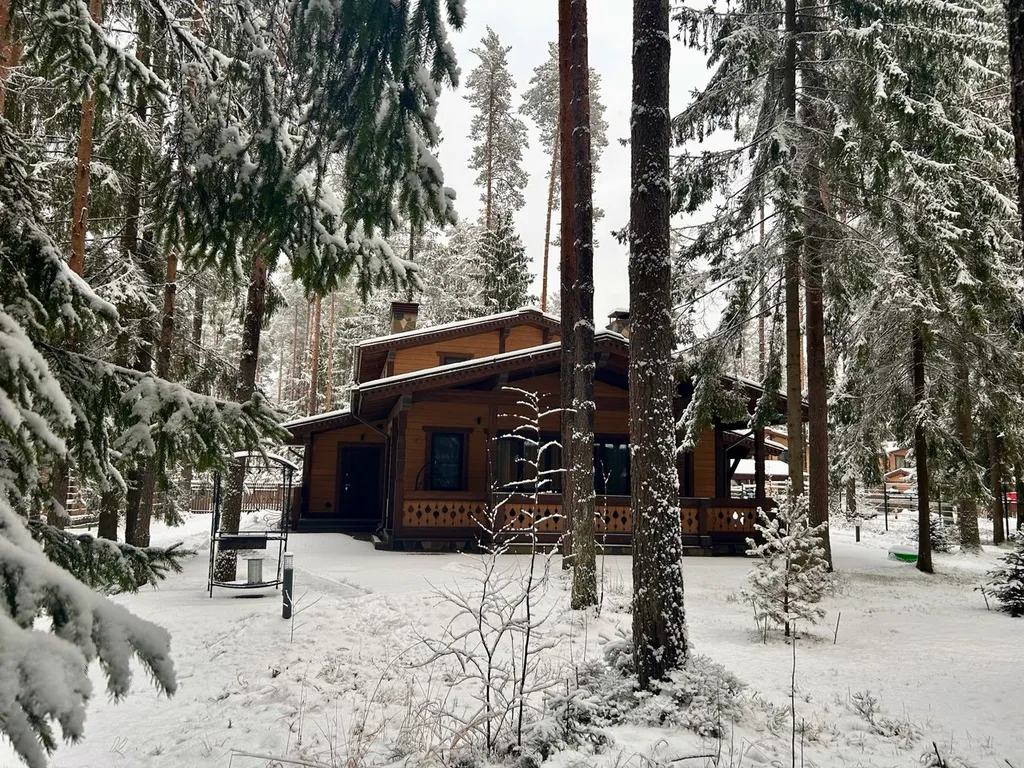 Коттедж у курорта Охта Парк