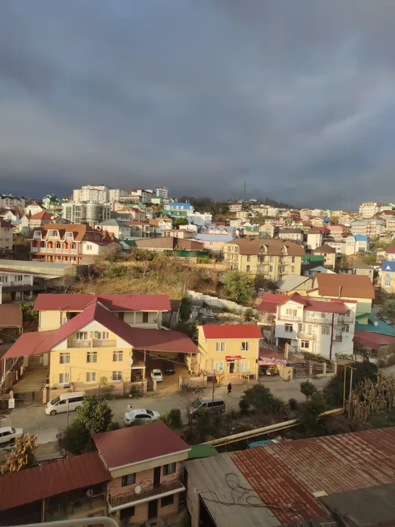 Квартира Квартира Уютная студия с видом на город  в 10 минутах от моря — Адлер