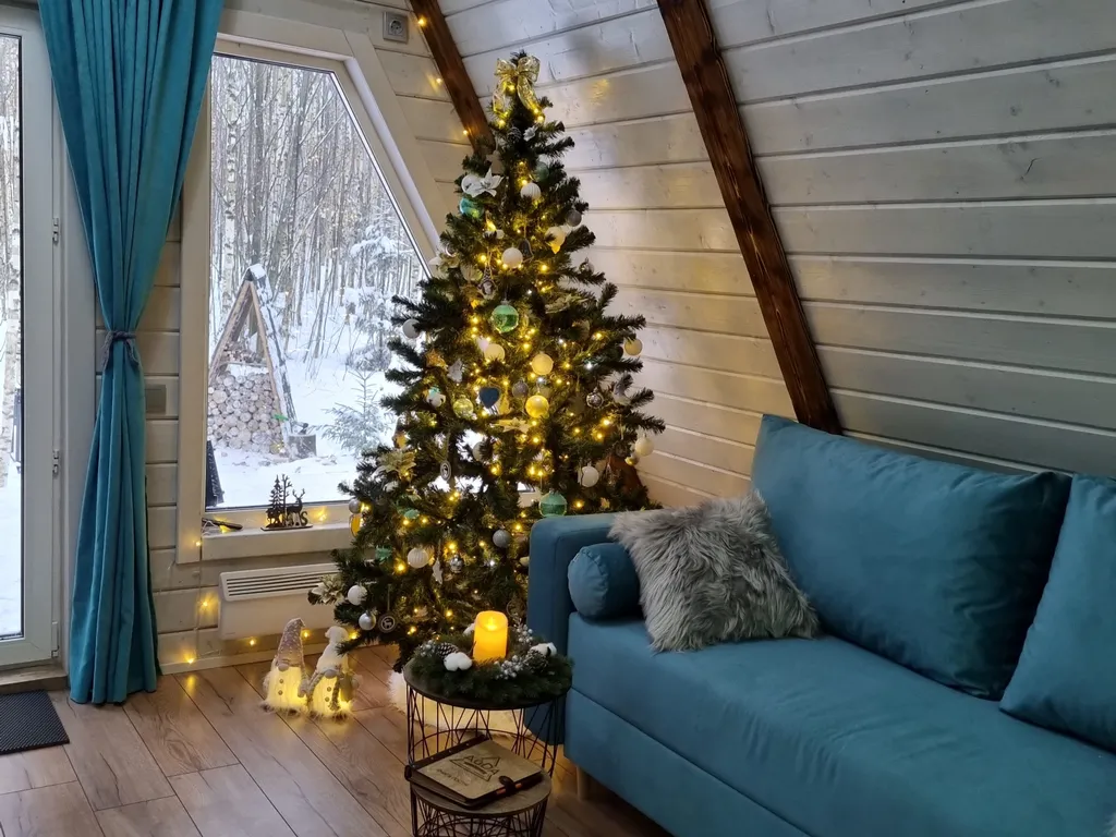 Коттедж Треугольный домик в лесу с горячей купелью — Соловеново