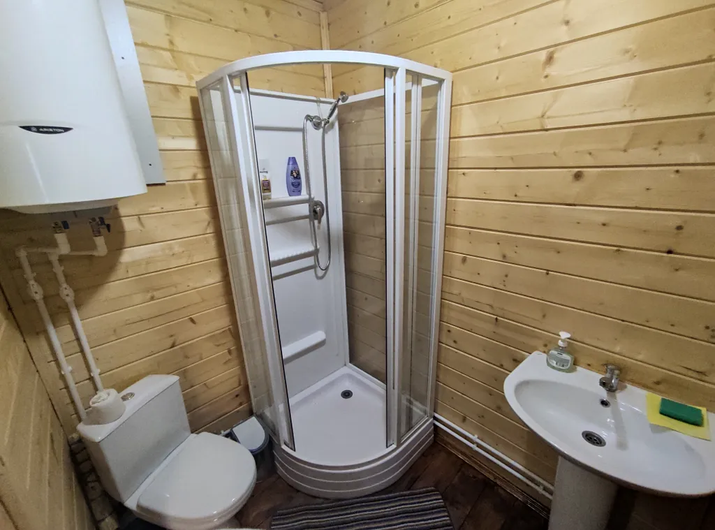 Уютный дом и баня на дровах с рядом озером