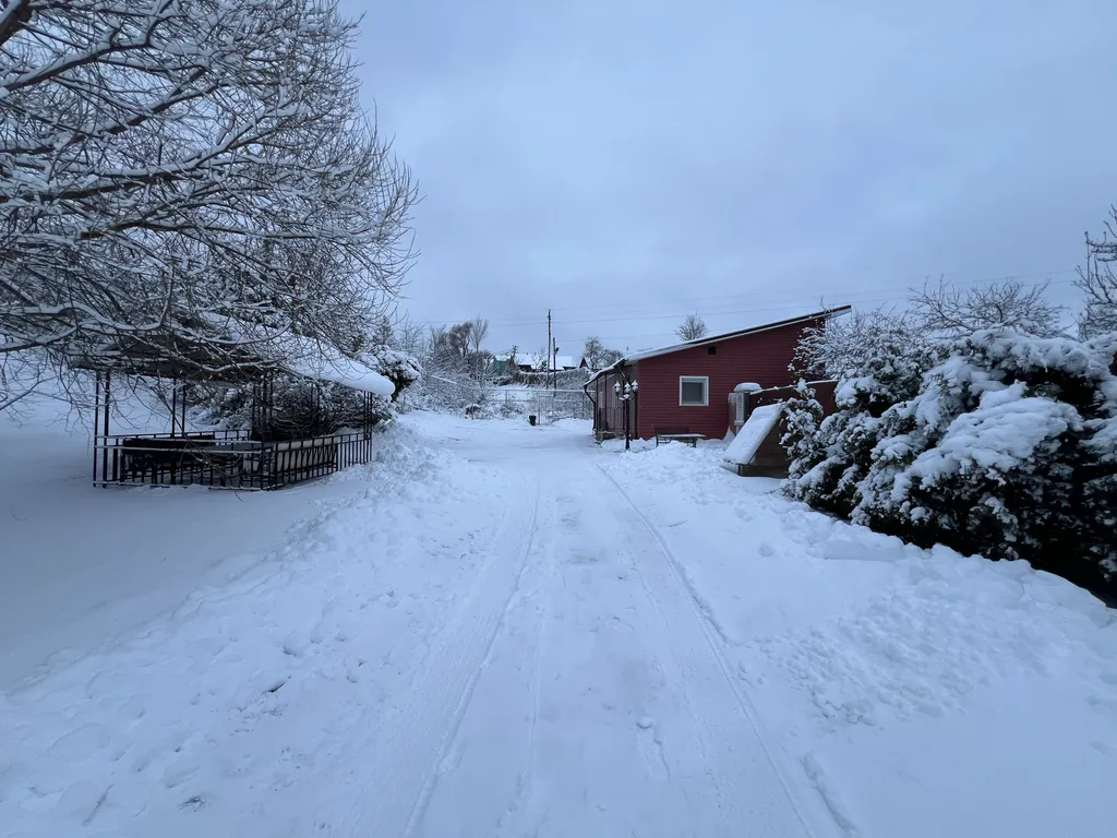 Домик у озера