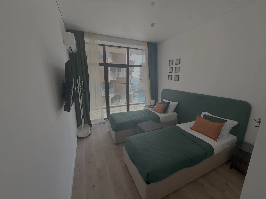 Супер квартира над Артеком с парковкой и бассейном бесплатно