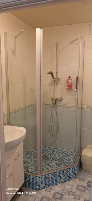 Уютная квартира в центре города, с видом на реку Ловать